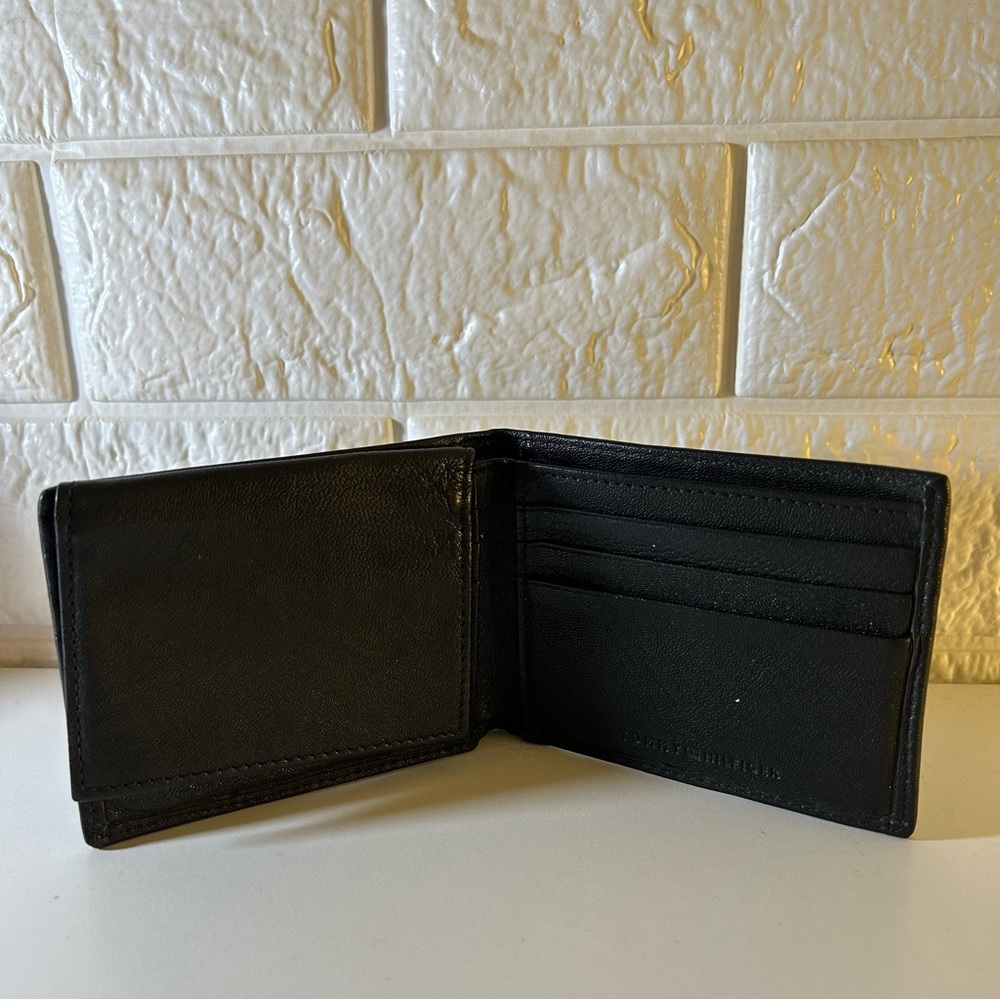 Hilfiger Wallet - Picture 4 of 4